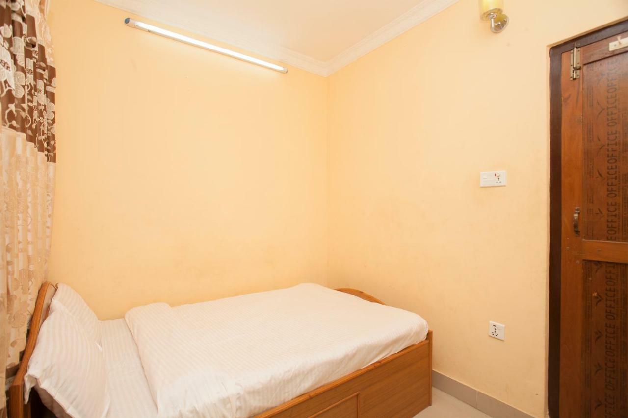 Spot On 397 Hotel Triveni Guest House Kathmandu Esterno foto