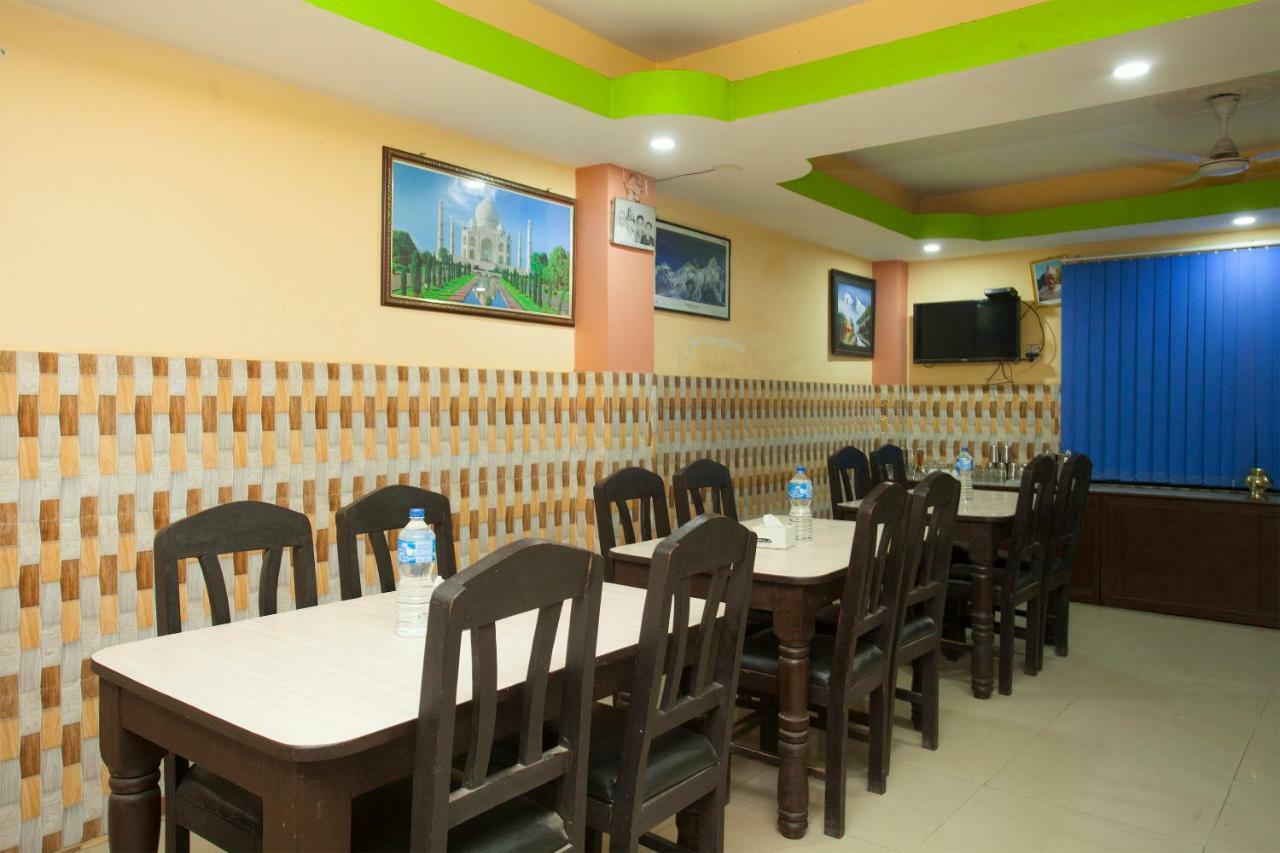Spot On 397 Hotel Triveni Guest House Kathmandu Esterno foto