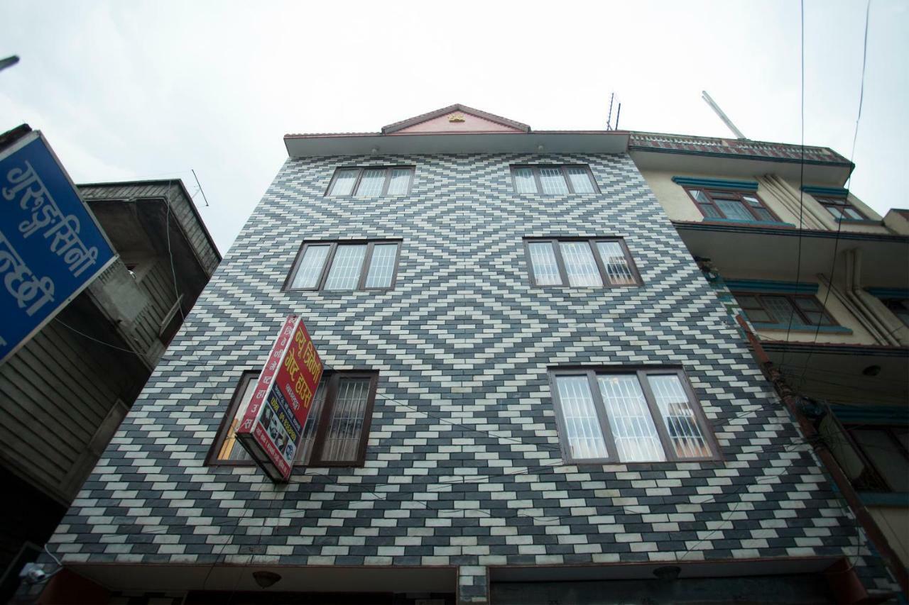 Spot On 397 Hotel Triveni Guest House Kathmandu Esterno foto